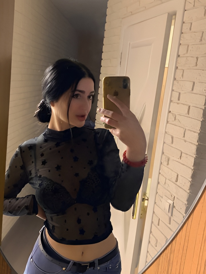 Алла привлекательная девушка из Евпатории цена от 10000 руб