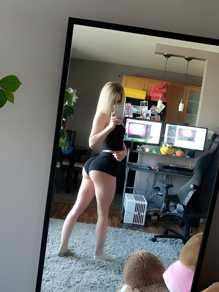 Марта привлекательная девушка из Евпатории цена от 2000 руб