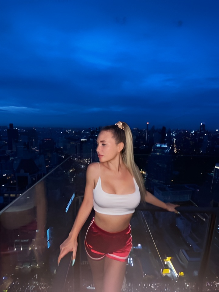 Римма привлекательная девушка из Евпатории цена от 1500 руб