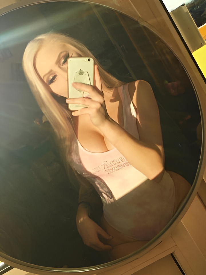 Роксана привлекательная девушка из Евпатории цена от 10000 руб