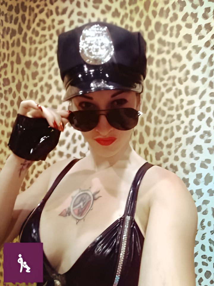 Софа привлекательная девушка из Евпатории цена от 4000 руб