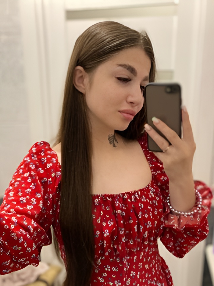 Ульяна привлекательная девушка из Евпатории цена от 3000 руб