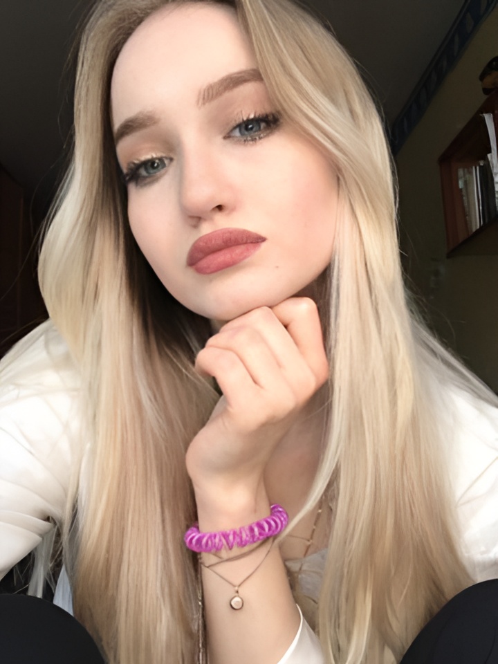 Викуля привлекательная девушка из Евпатории цена от 3000 руб