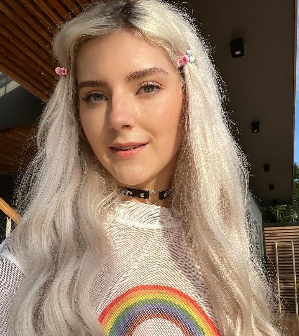 Яна привлекательная девушка из Евпатории цена от 8000 руб