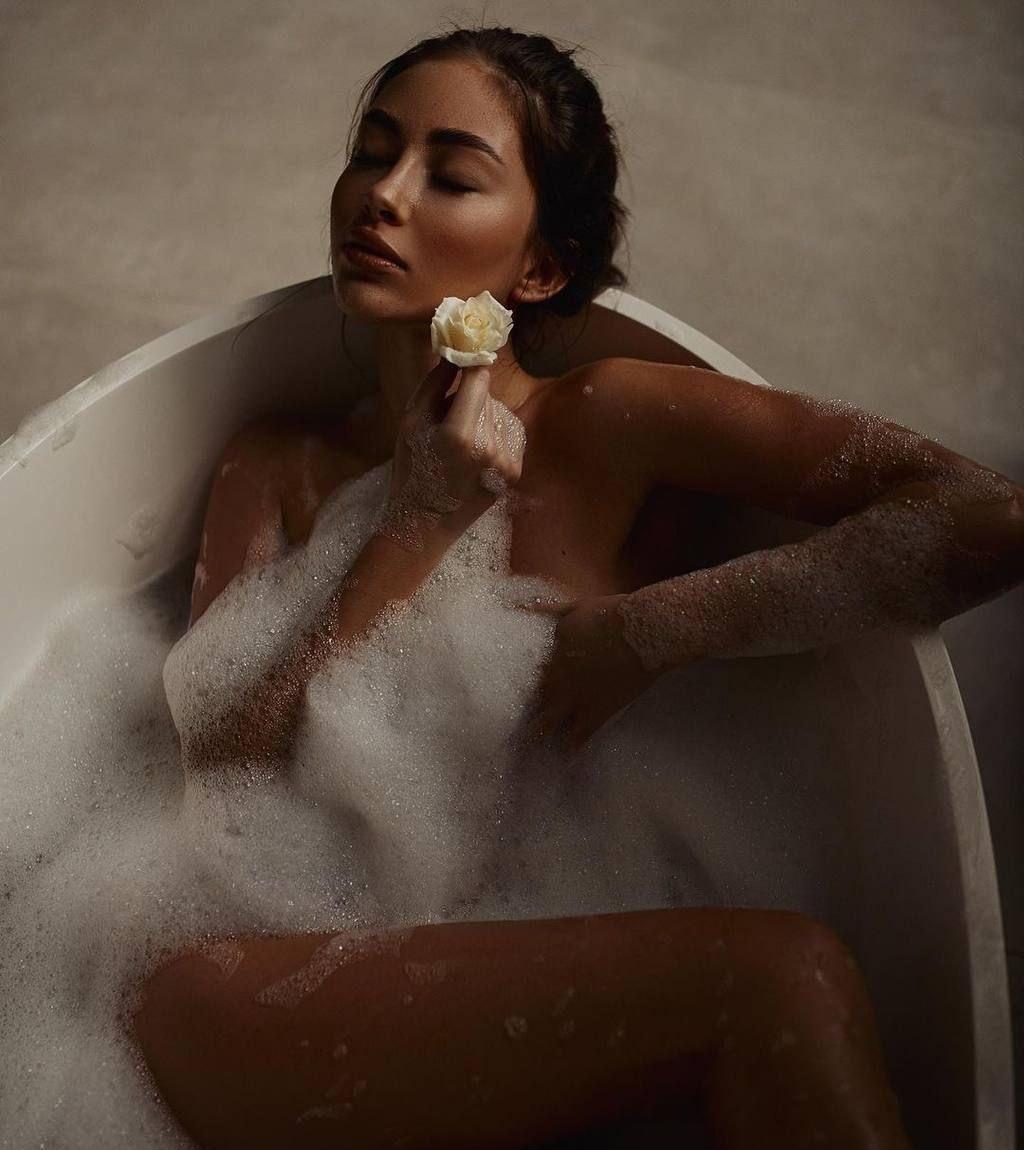 Яна привлекательная девушка из Евпатории цена от 8000 руб