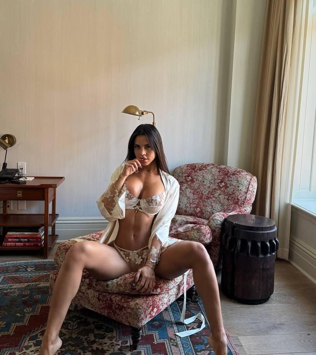 Татьяна привлекательная девушка из Евпатории цена от 7000 руб